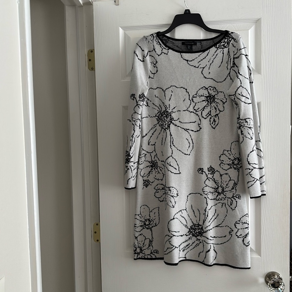 Tahari black and white floral print sweater dress